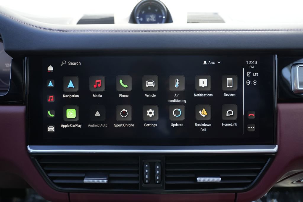 Used 2023 Porsche Cayenne Turbo w/ Premium Package Plus (PI3) image 63