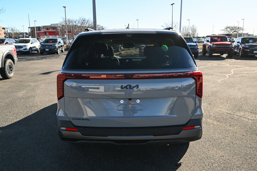 Used 2025 Kia Carnival SX Prestige image 6
