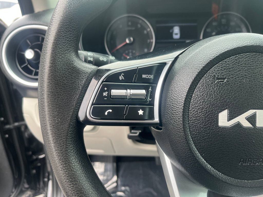 Used 2022 Kia Forte LXS FWD image 27
