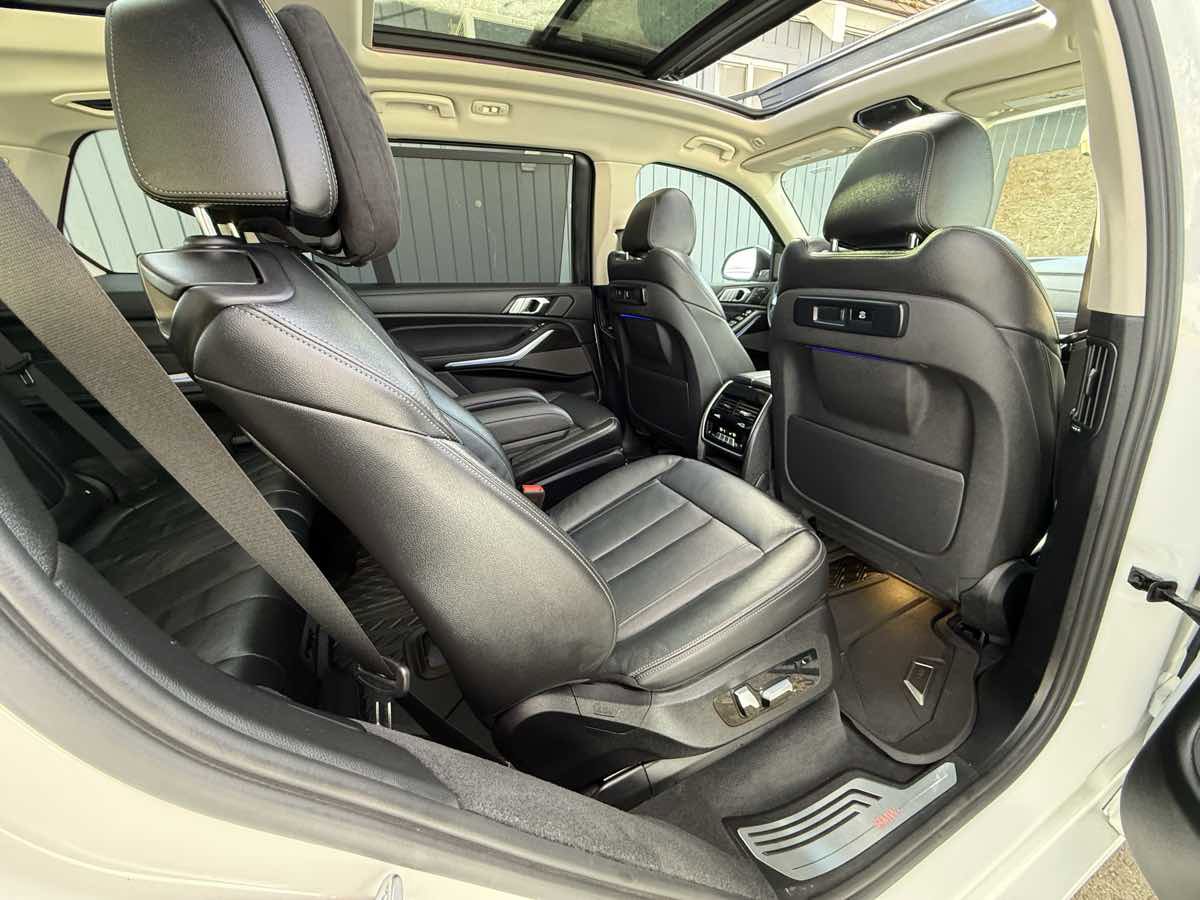 Used 2020 BMW X7 xDrive40i w/ Premium Package image 17