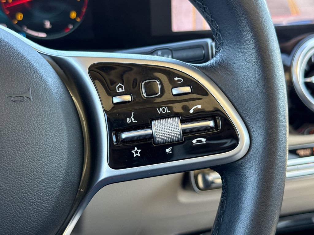 Used 2022 Mercedes-Benz GLB 250 image 28