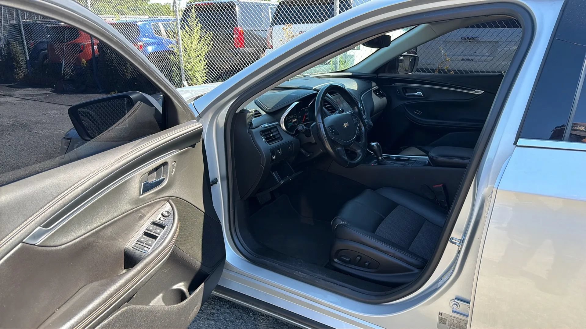 Used 2019 Chevrolet Impala LT FWD image 23