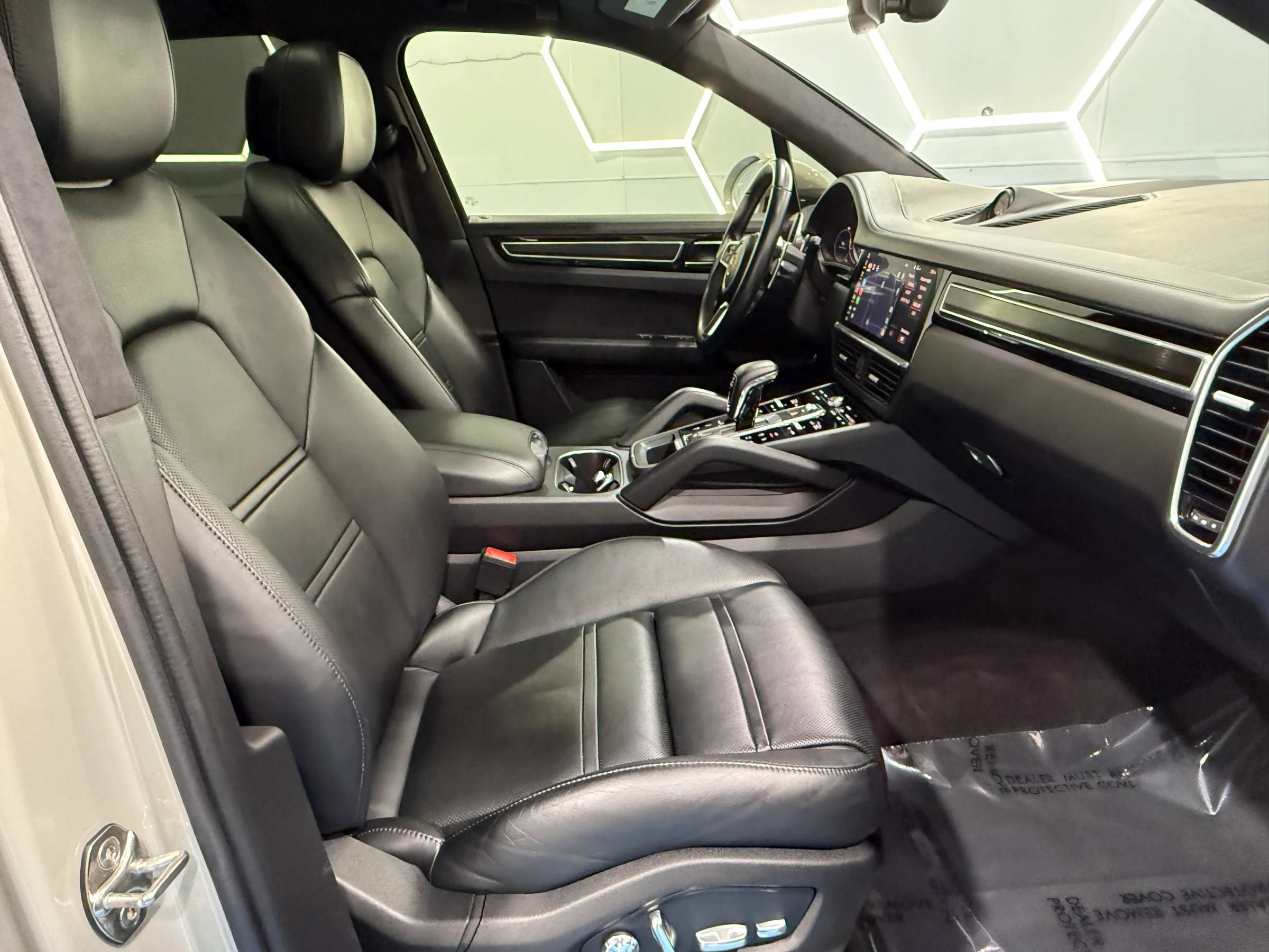 Used 2021 Porsche Cayenne GTS AWD/4WD image 26