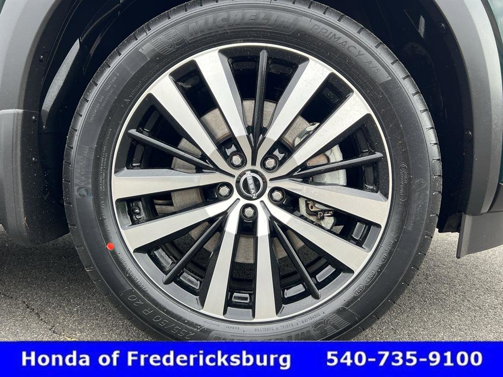 Used 2024 Nissan Pathfinder Platinum w/ Cargo Package AWD/4WD image 10