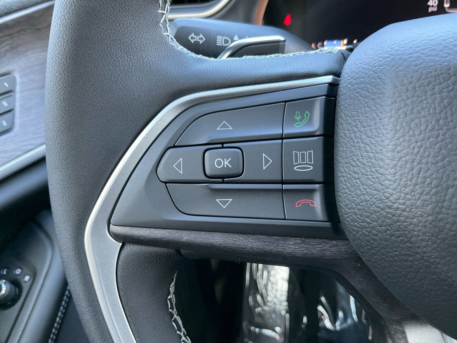 New 2025 Jeep Grand Cherokee L Limited w/ Trailer Tow Package image 18