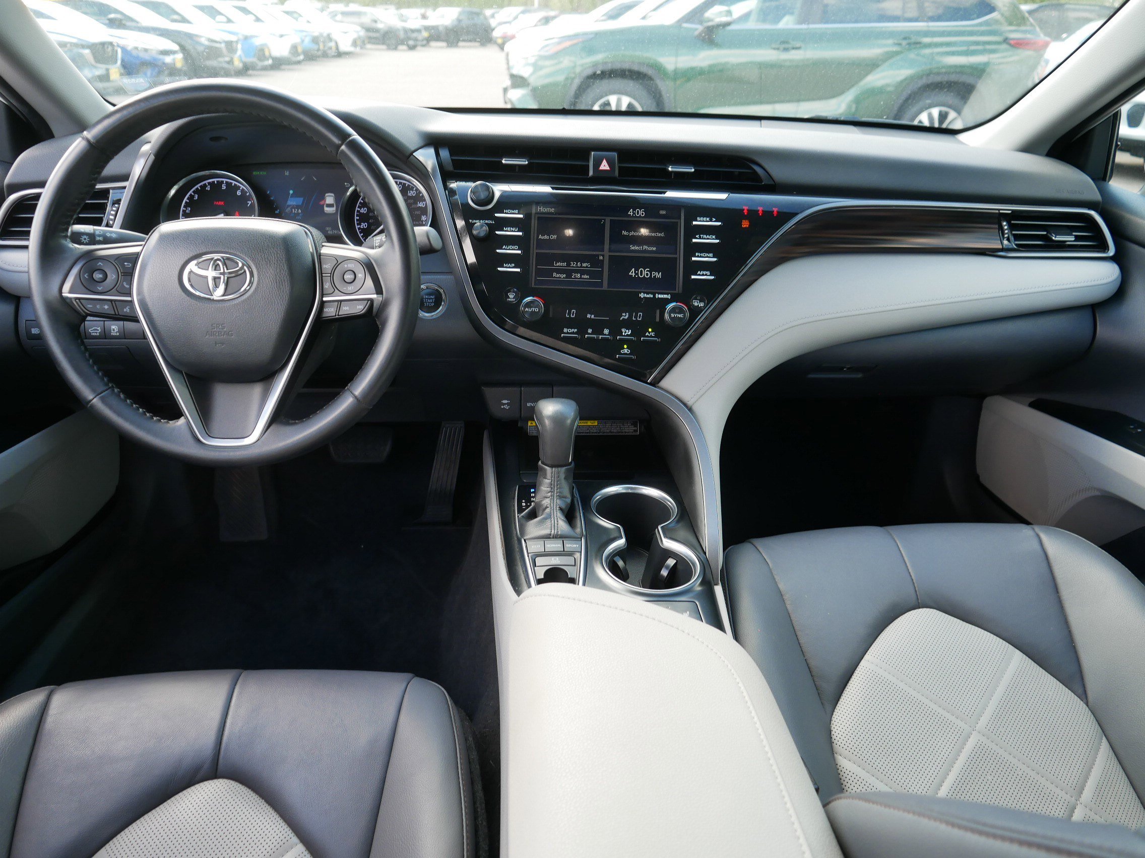 Used 2019 Toyota Camry XLE FWD image 10
