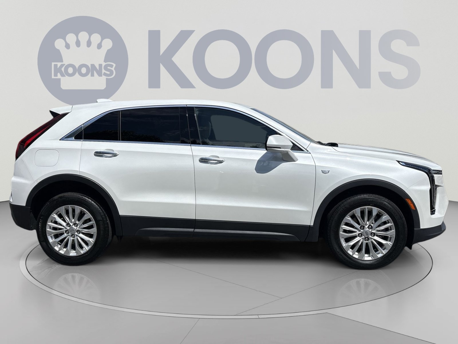 Used 2024 Cadillac XT4 Luxury w/ Cold Weather Package AWD/4WD image 8