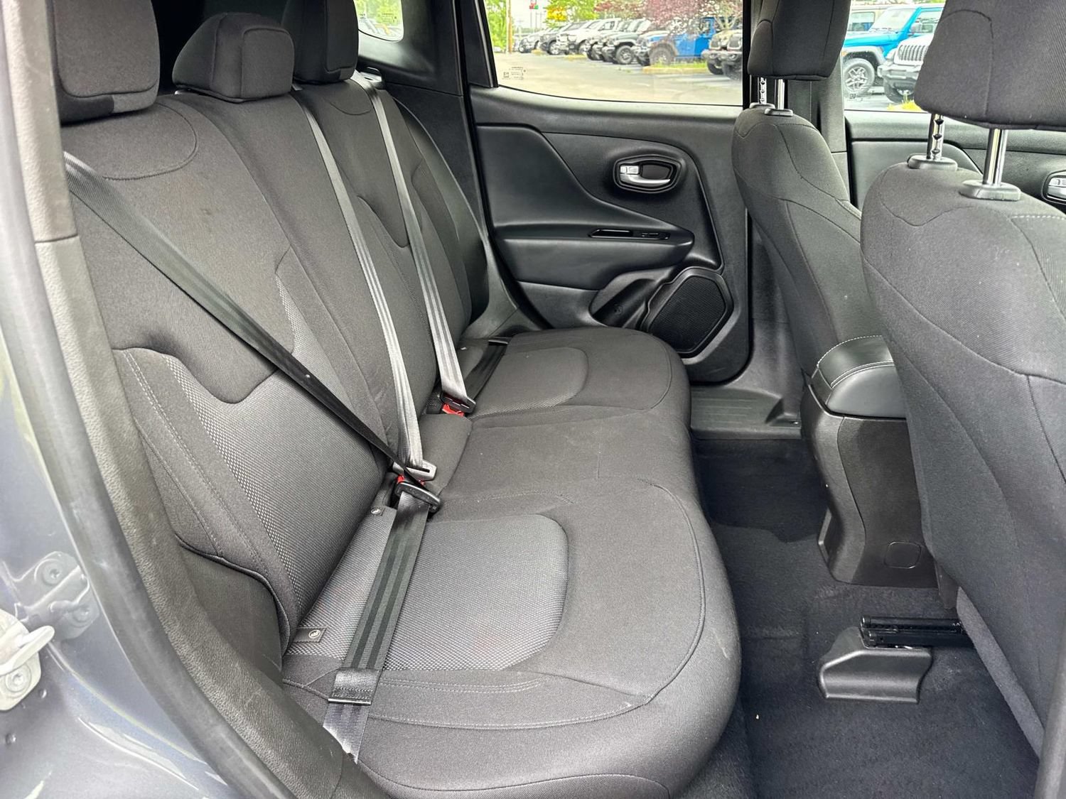 Used 2023 Jeep Renegade Latitude AWD/4WD image 23
