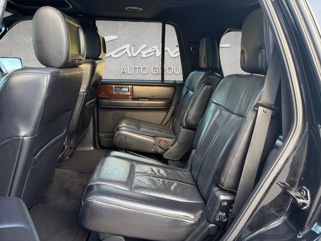 Used 2017 Lincoln Navigator Select image 22