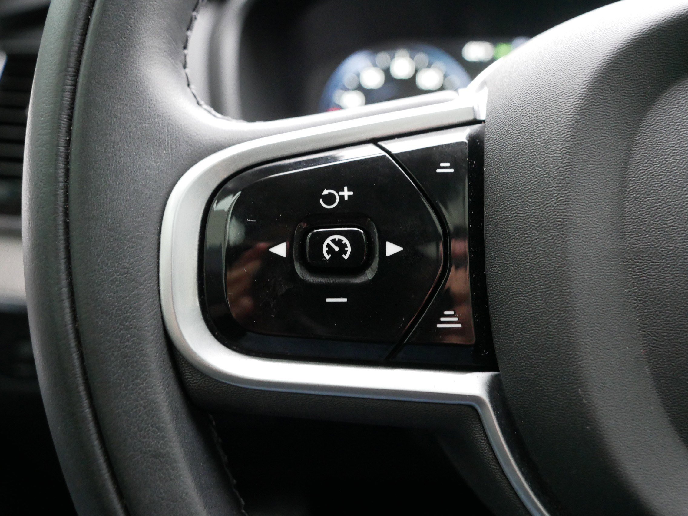 Used 2022 Volvo XC90 T8 Inscription w/ Advanced Package image 30