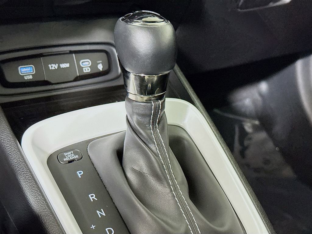 Certified 2024 Hyundai Venue Limited image 11