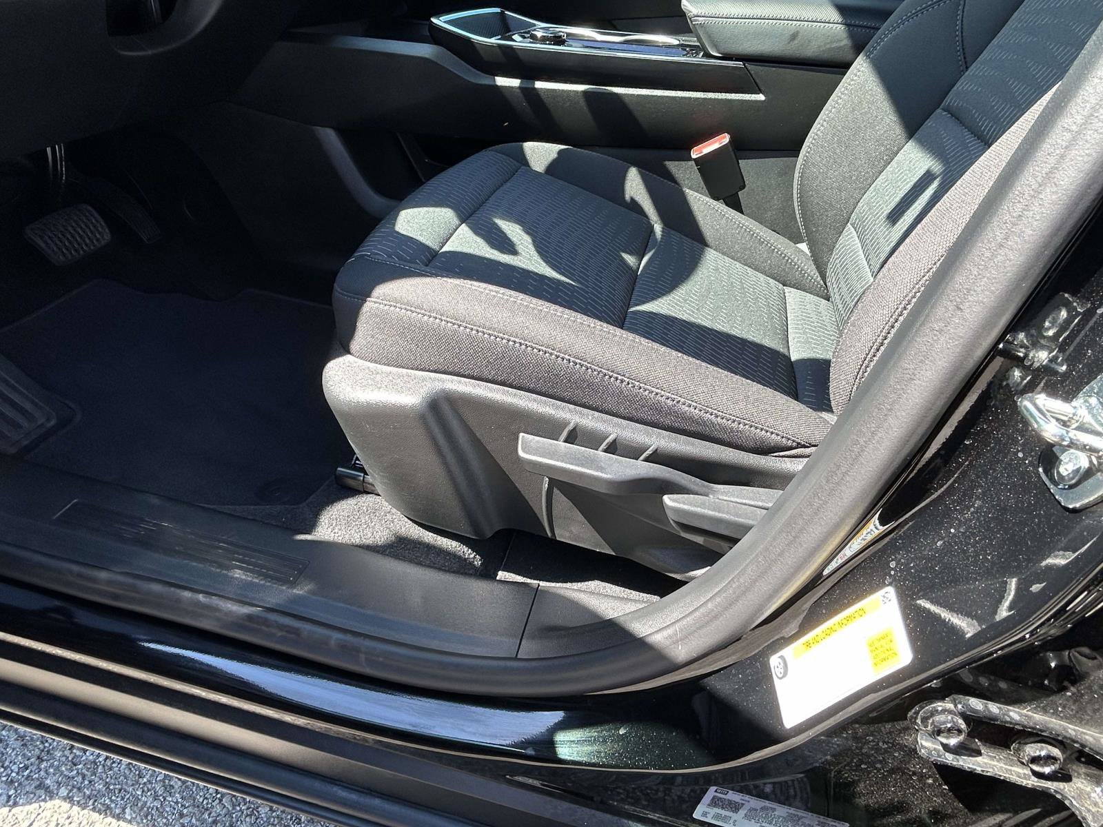 Used 2026 Chevrolet Equinox LT image 18