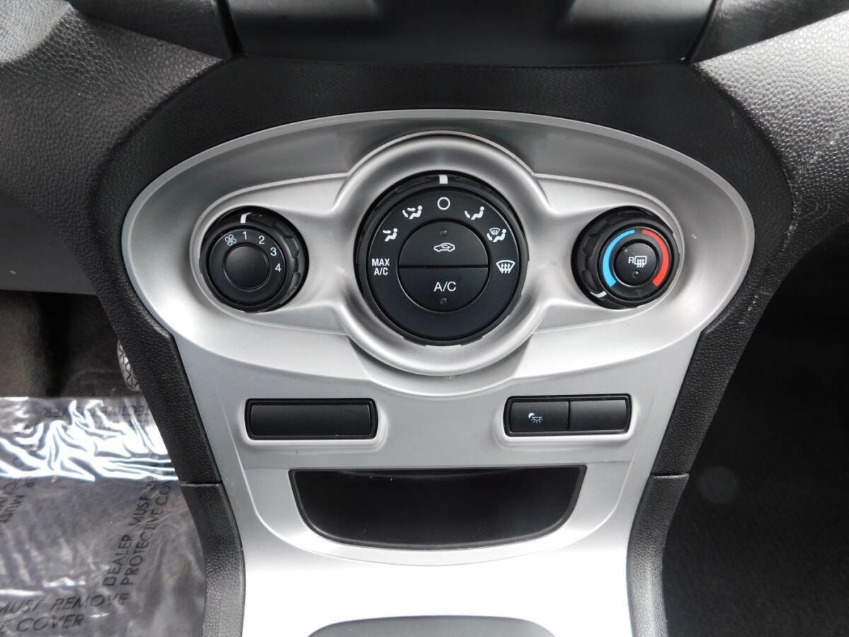 Used 2016 Ford Fiesta SE FWD image 11