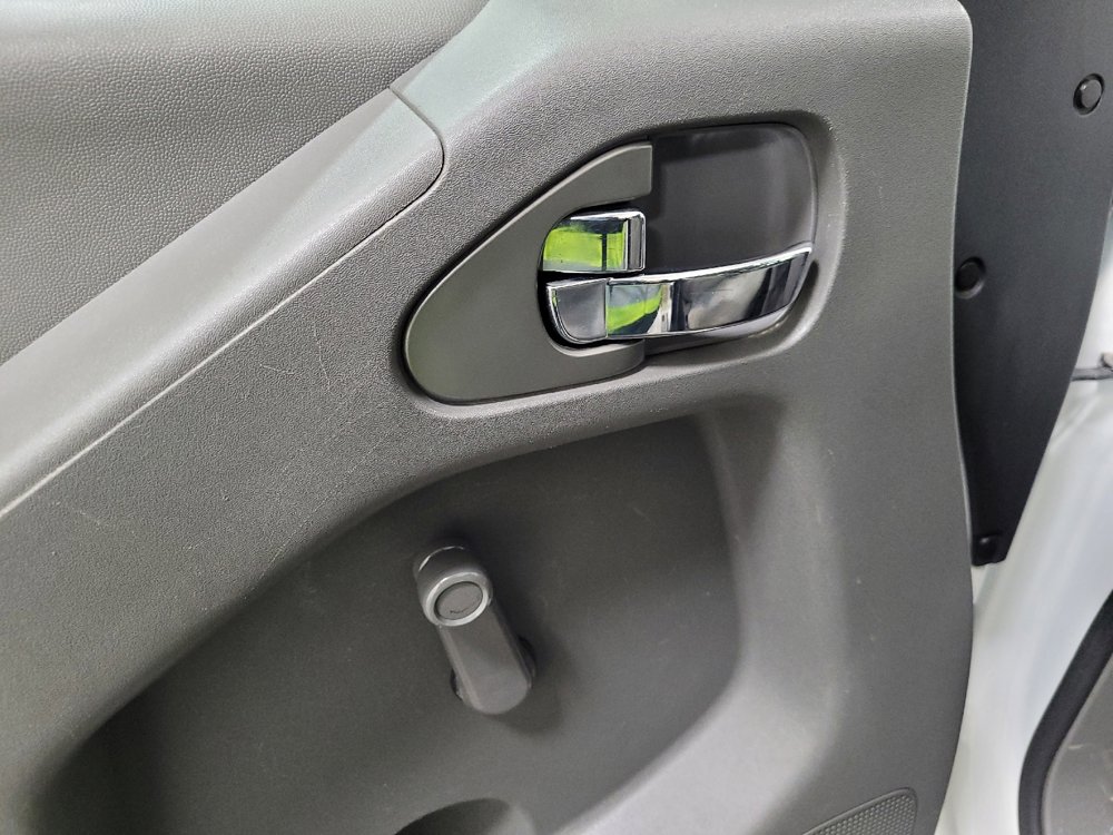 Used 2019 Nissan Frontier S image 27