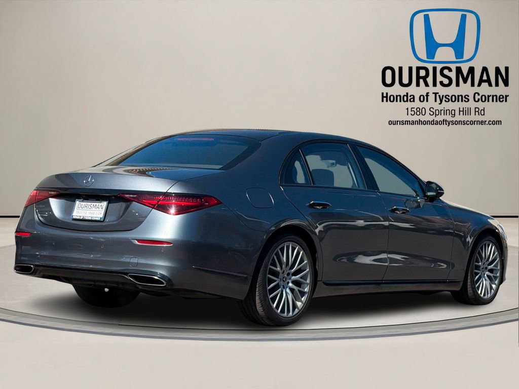 Used 2022 Mercedes-Benz S 580 4MATIC Sedan w/ 3D Technology Package image 3