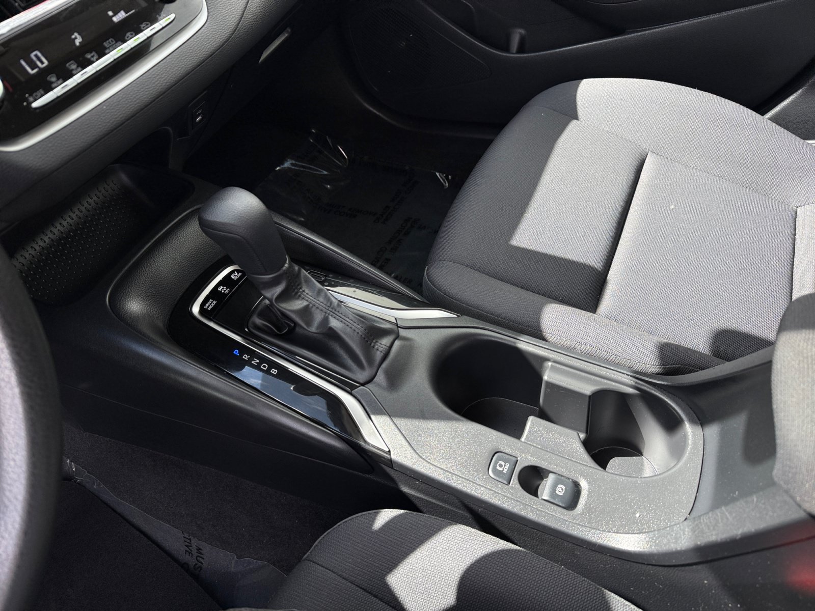 Used 2023 Toyota Corolla LE w/ Carpet Mat Package (TMS) FWD image 13