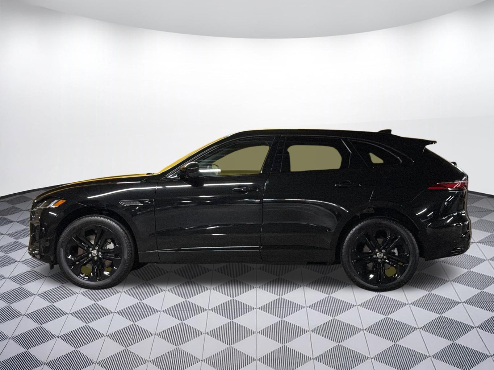 New 2026 Jaguar F-PACE R-Dynamic S AWD/4WD image 2