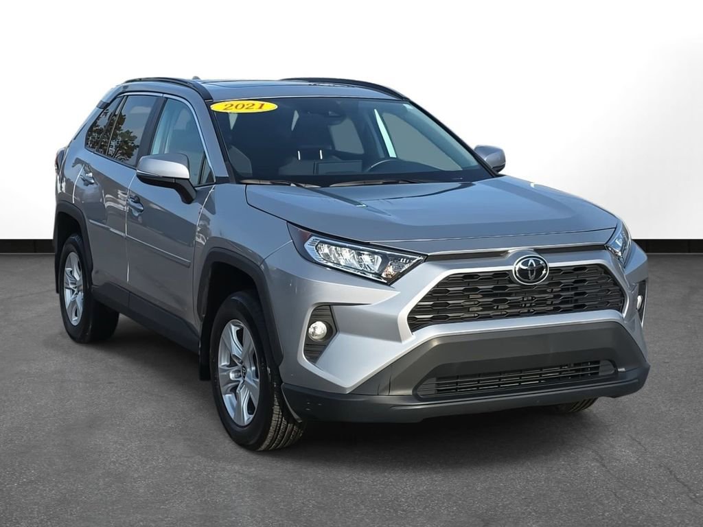 Used 2021 Toyota RAV4 XLE image 3