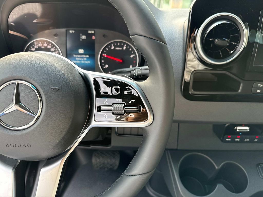 New 2024 Mercedes-Benz Sprinter 2500 image 23