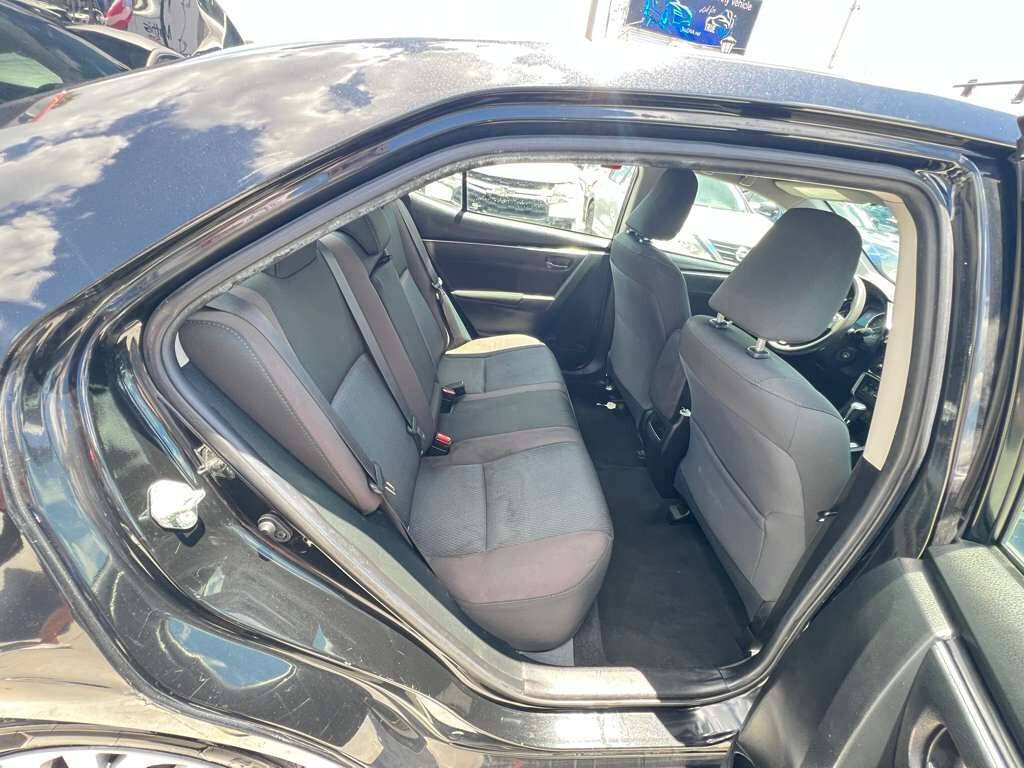 Used 2019 Toyota Corolla LE FWD image 5