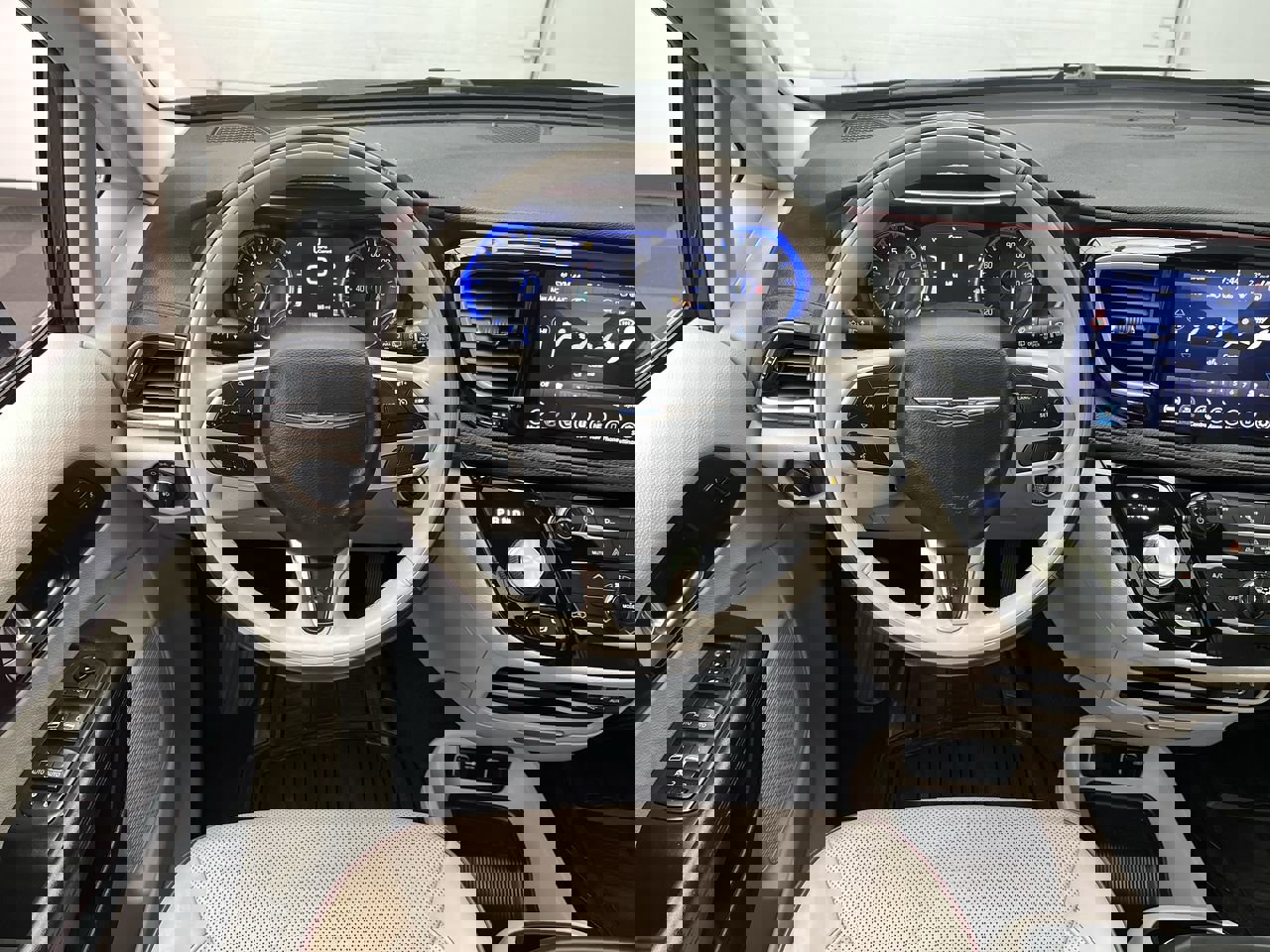 Used 2020 Chrysler Pacifica Limited image 15