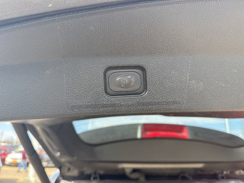 Used 2017 Ford Explorer XLT w/ Equipment Group 202A AWD/4WD image 20