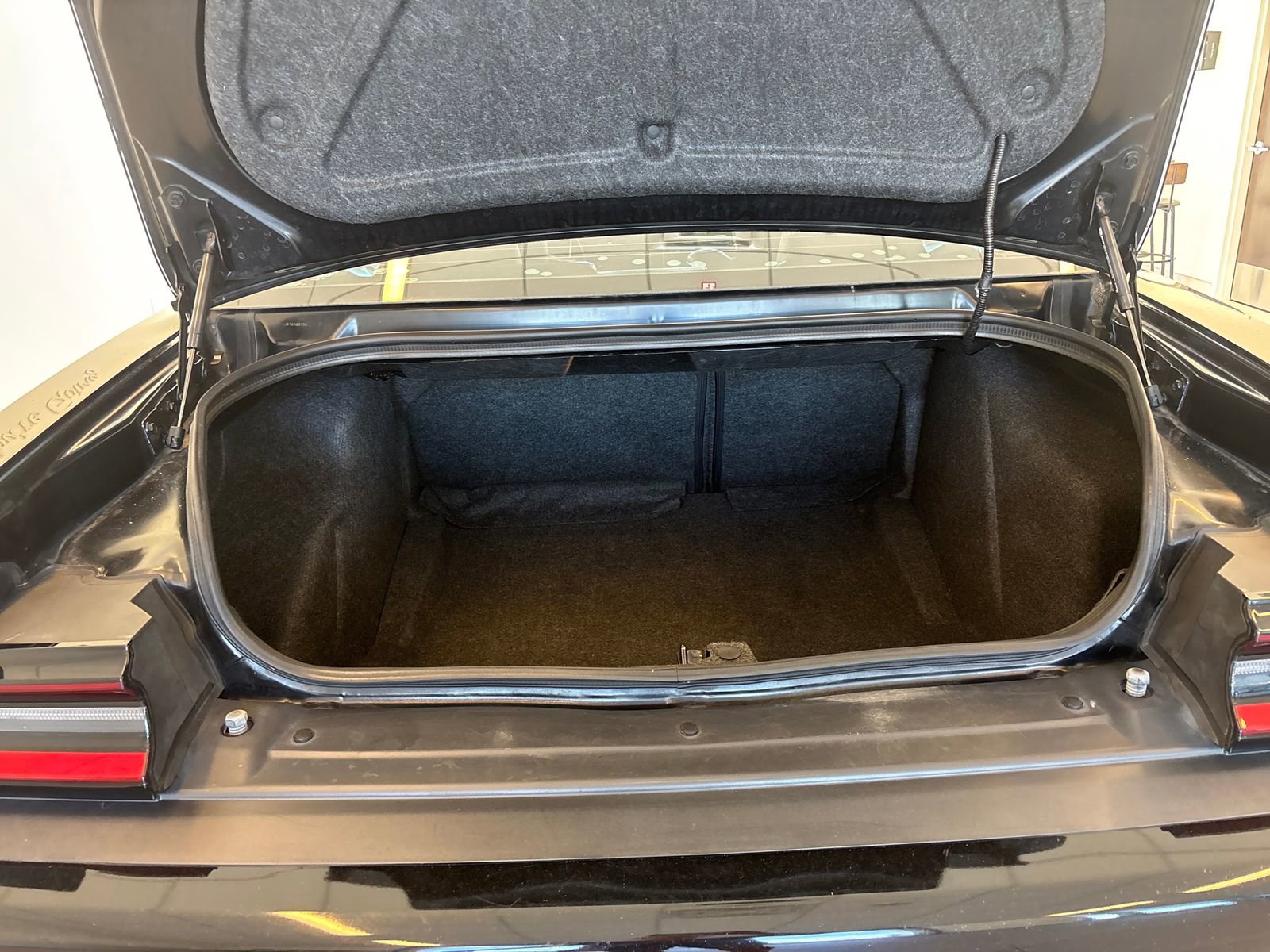 Used 2019 Dodge Challenger R/T Scat Pack w/ T/A Package RWD image 10