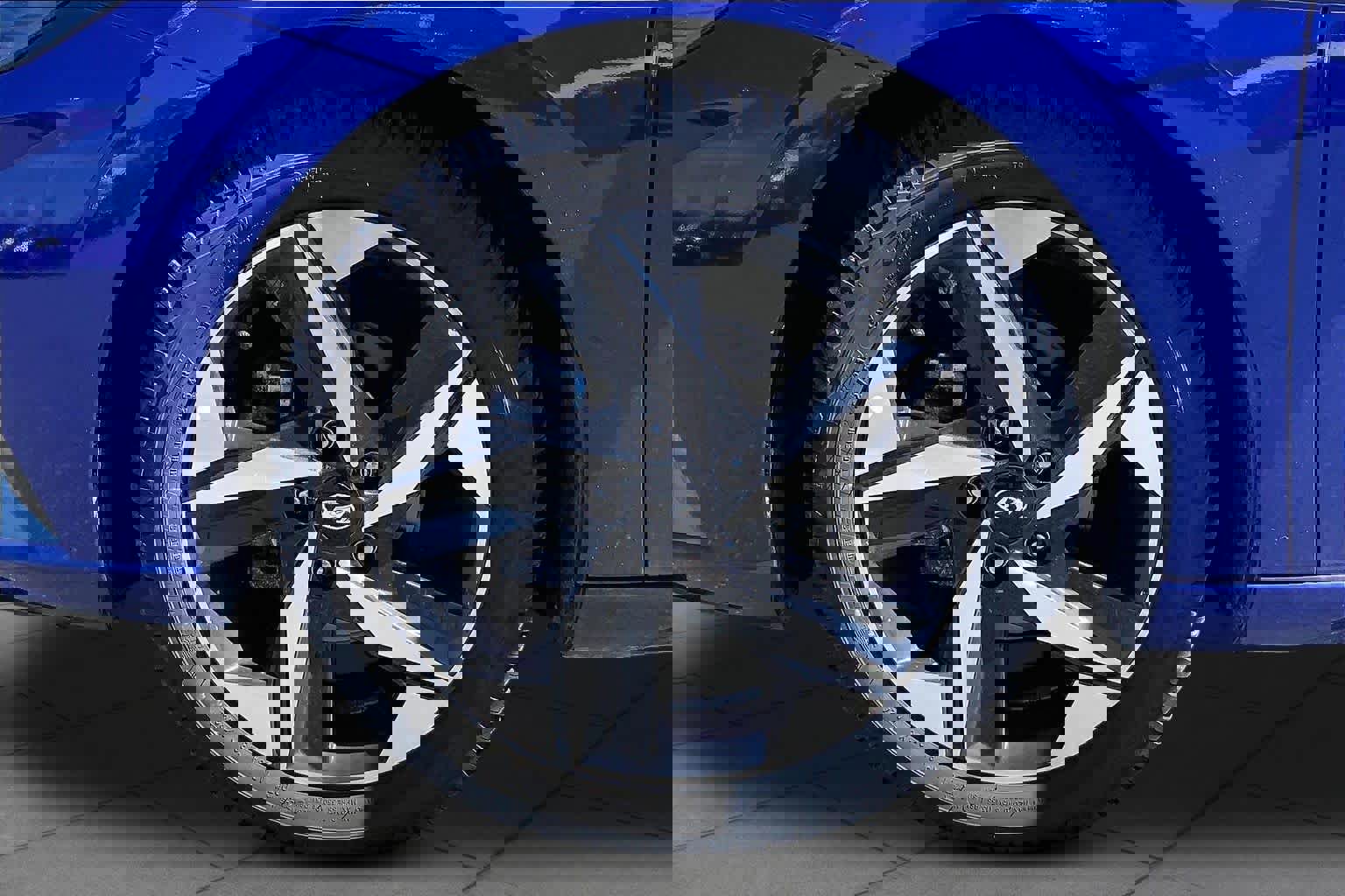 Used 2023 Hyundai Elantra Limited image 11