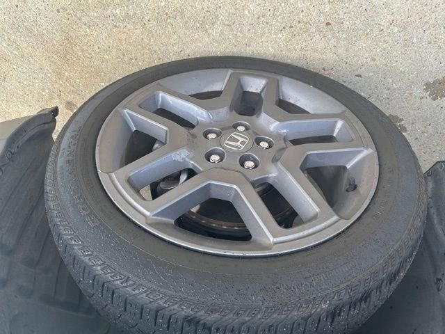 Used 2023 Honda Passport EX-L image 16