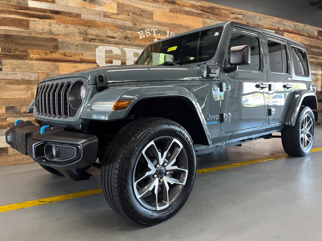 Used 2024 Jeep Wrangler Unlimited w/ Convenience Group AWD/4WD image 16