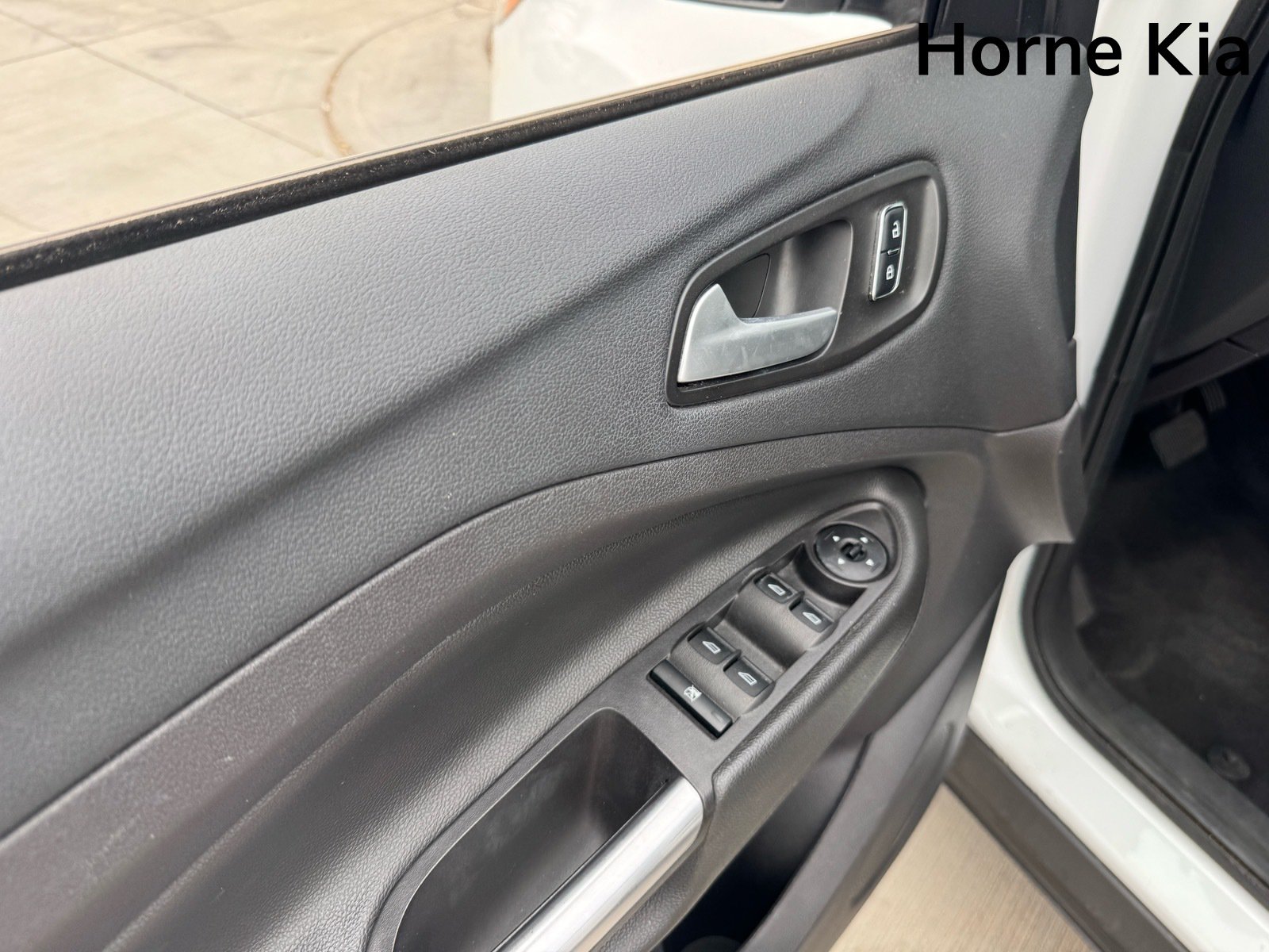 Used 2016 Ford Escape SE FWD image 11