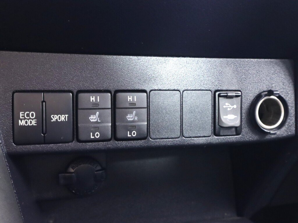 Used 2017 Toyota RAV4 SE AWD/4WD image 23