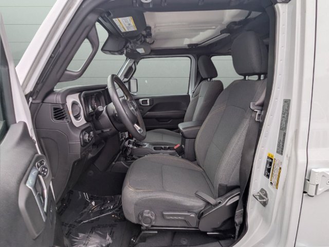 Used 2025 Jeep Wrangler Unlimited Sahara AWD/4WD image 12