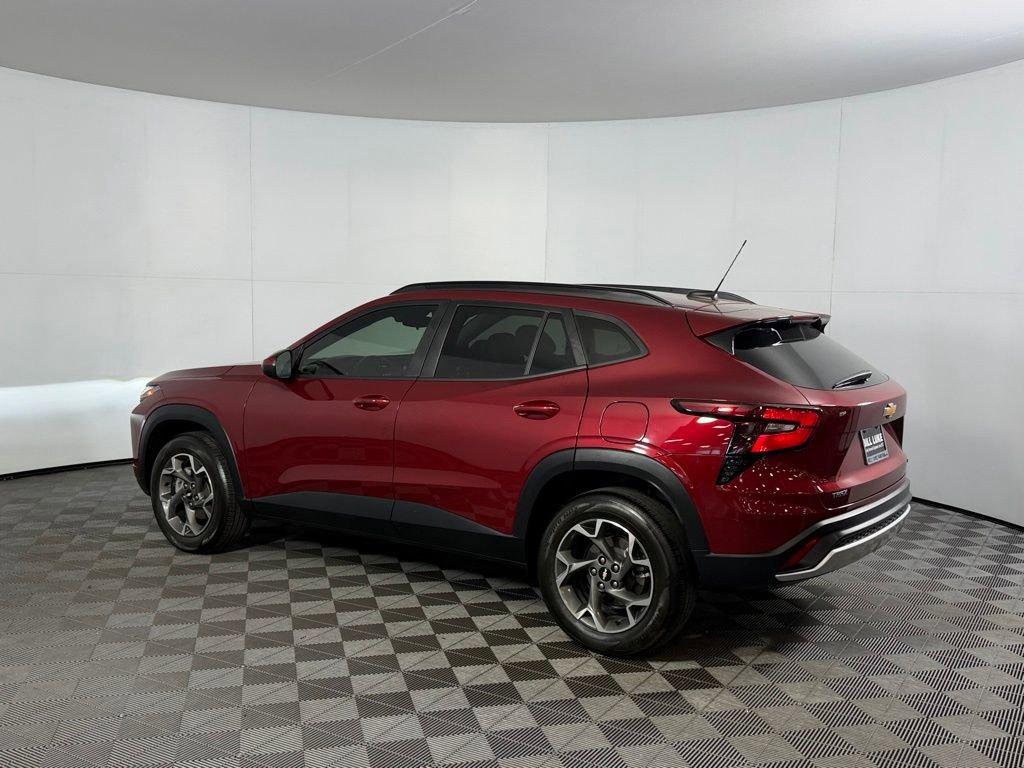 Used 2024 Chevrolet Trax LT w/ Driver Confidence Package image 10