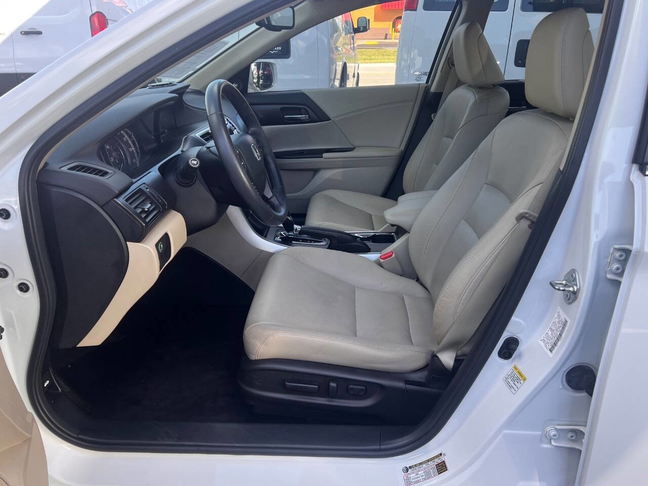 Used 2015 Honda Accord EX-L image 14