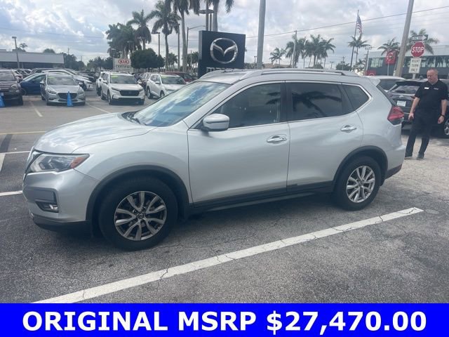 Used 2017 Nissan Rogue SV image 3