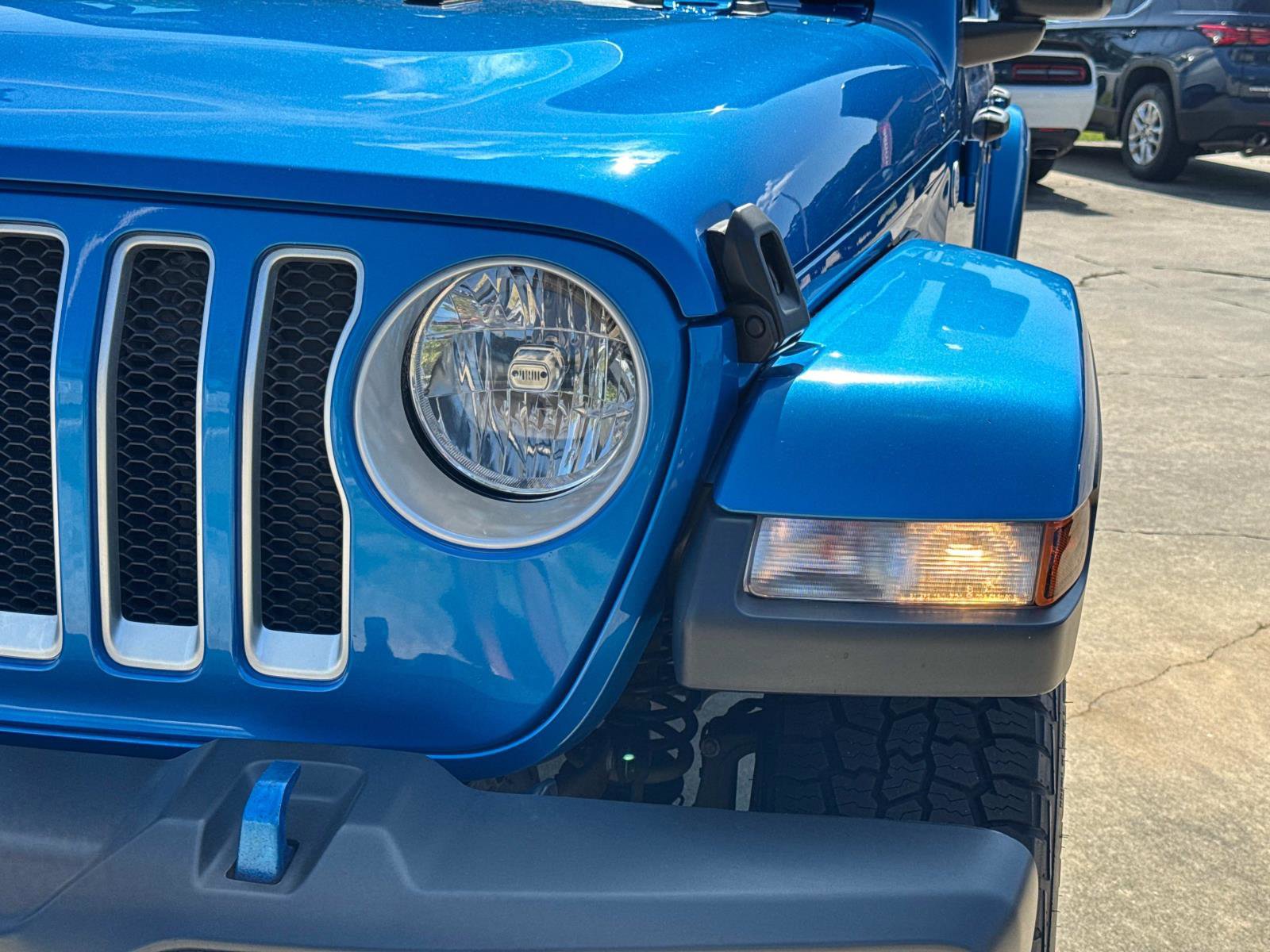 Used 2021 Jeep Wrangler Unlimited Sahara AWD/4WD image 9
