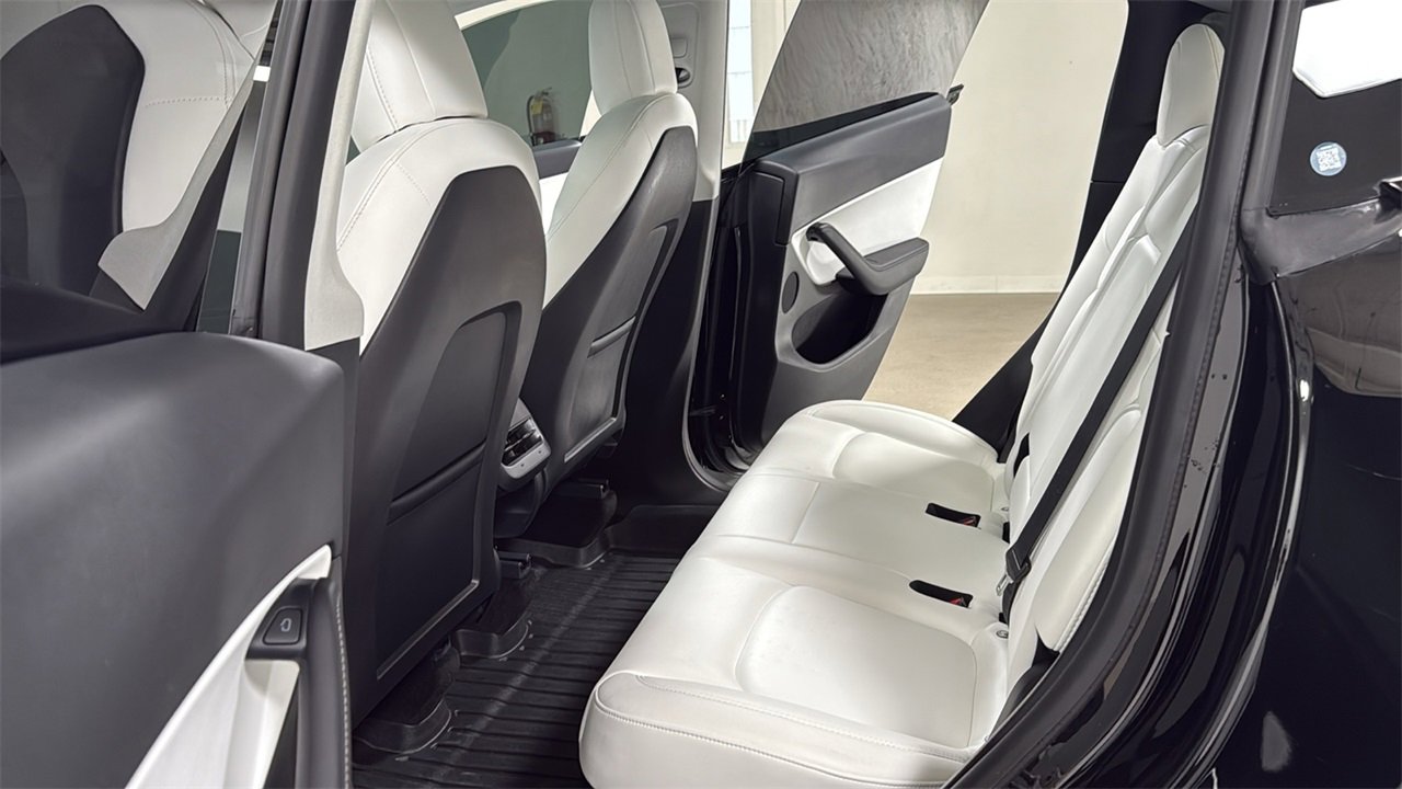 Used 2022 Tesla Model Y Performance image 15