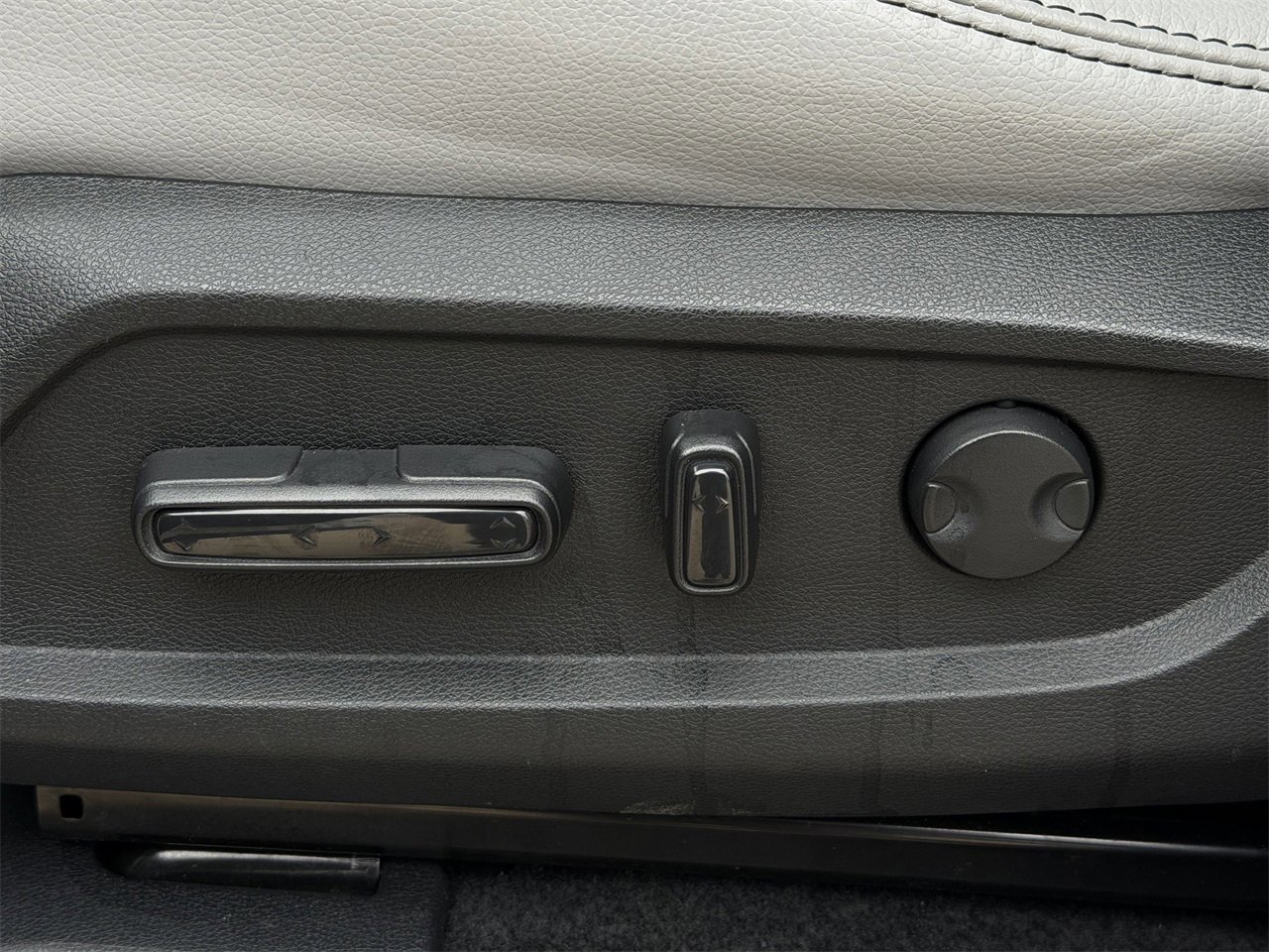 Used 2025 Honda Pilot EX-L image 25