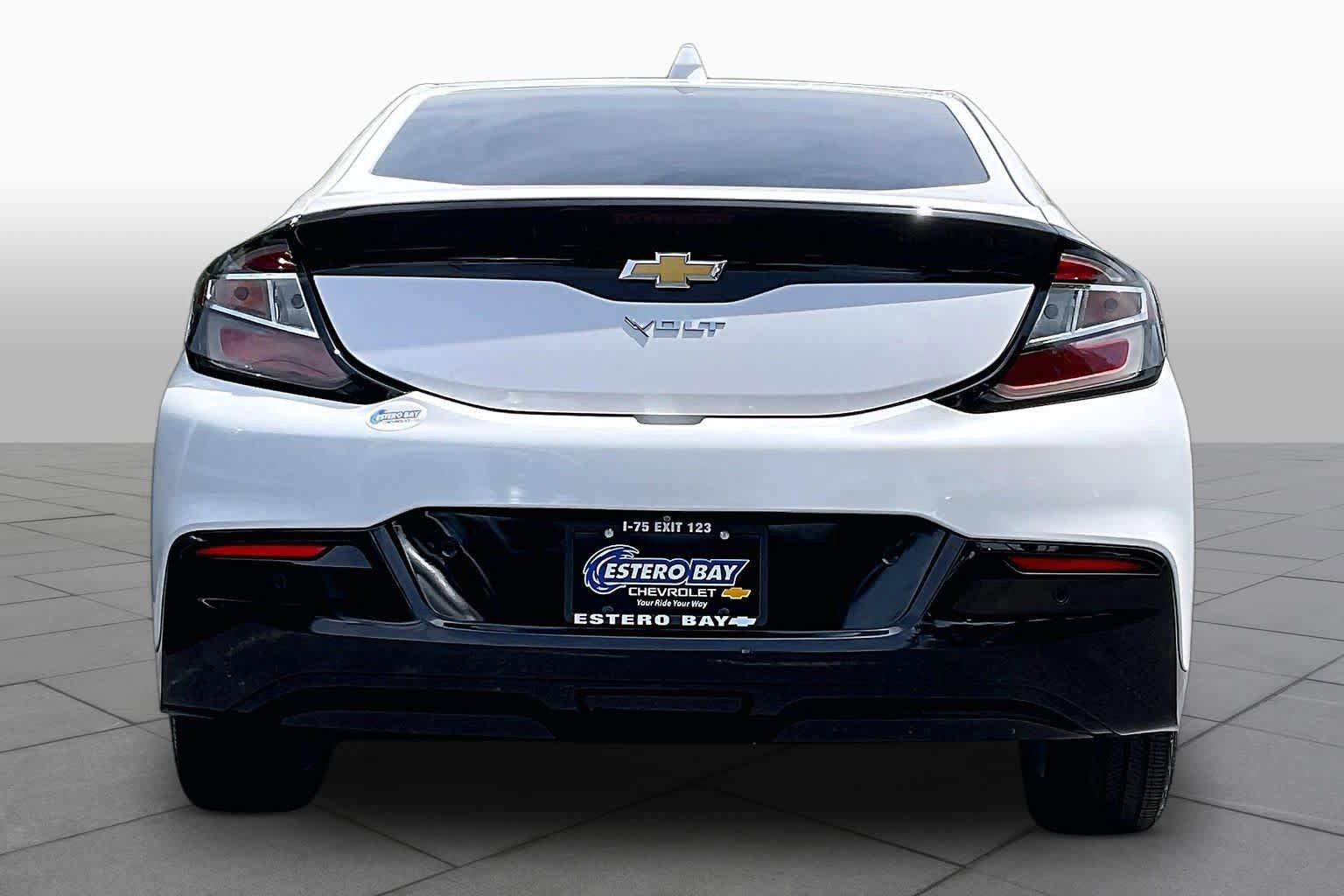 Used 2018 Chevrolet Volt Premier w/ Driver Confidence Package FWD image 5