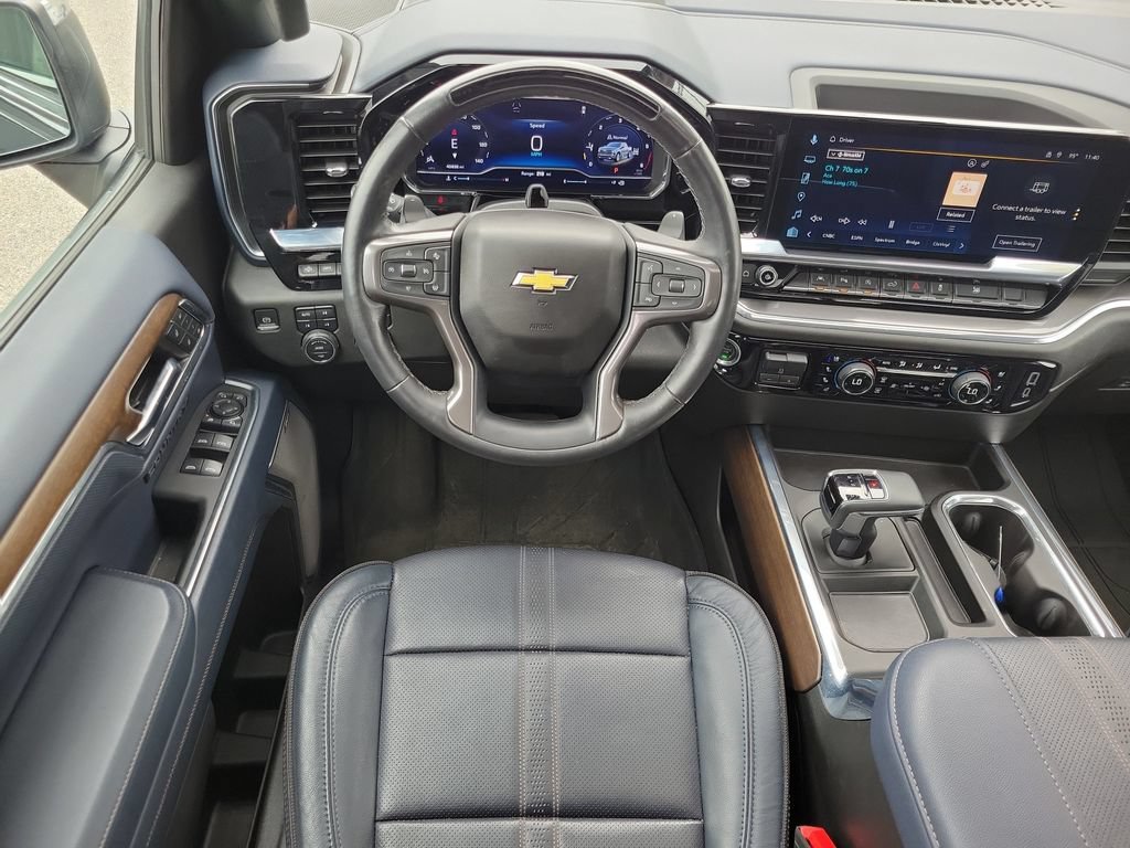 Used 2024 Chevrolet Silverado 1500 High Country w/ High Country Premium Package AWD/4WD image 13