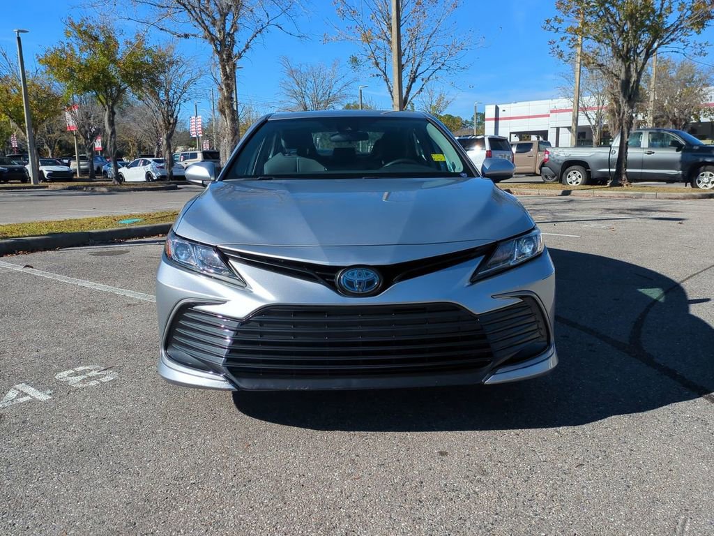 Used 2021 Toyota Camry LE image 9