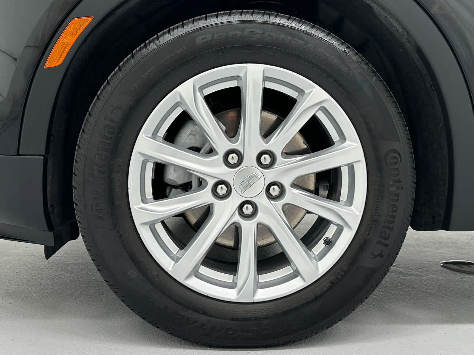 Used 2023 Cadillac XT4 Luxury w/ Cold Weather Package AWD/4WD image 9