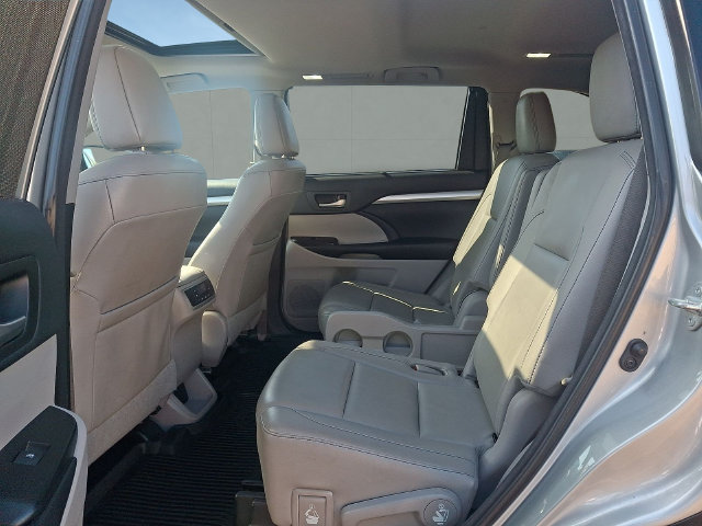 Used 2018 Toyota Highlander XLE w/ Protection Package #3 AWD/4WD image 10