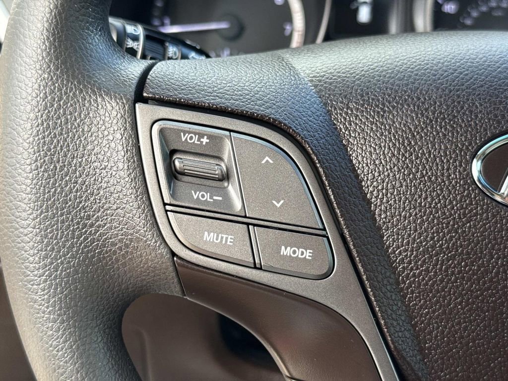 Used 2018 Hyundai Santa Fe Sport w/ 2.4L Value Package 02 image 44