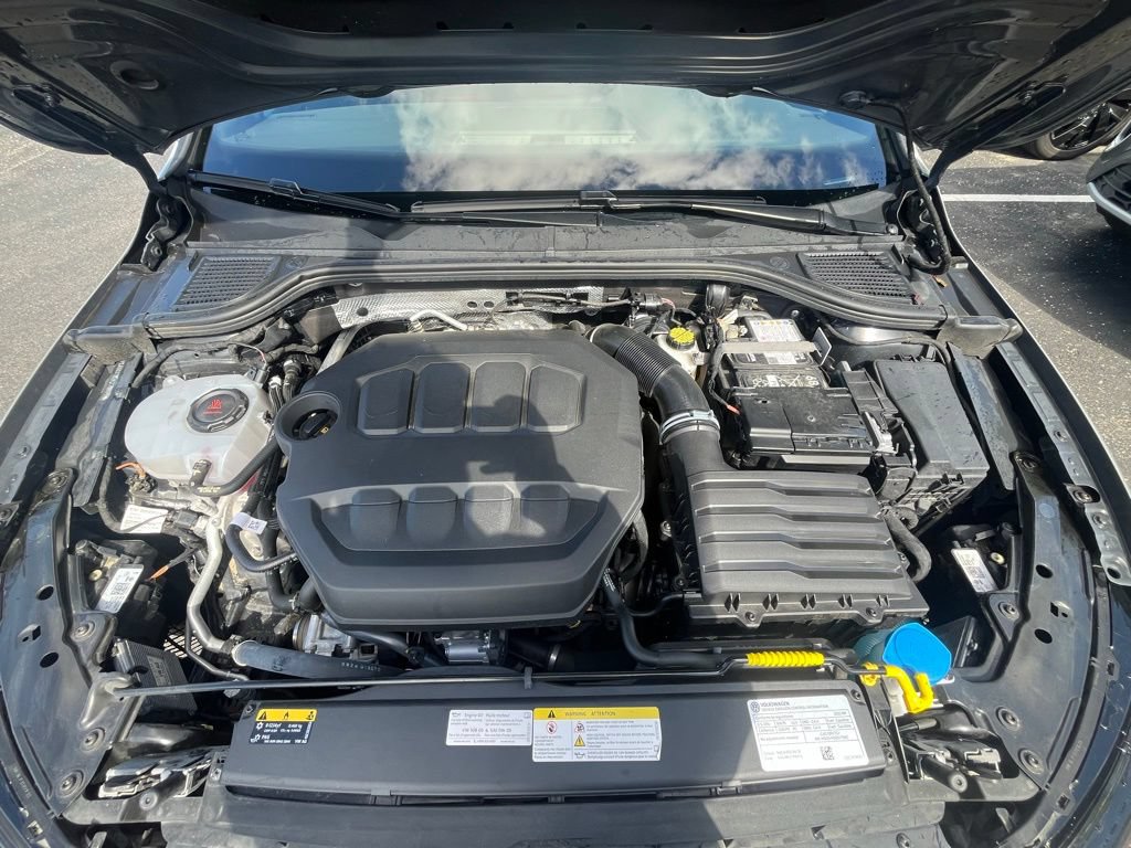 Certified 2025 Volkswagen GTI SE FWD image 29