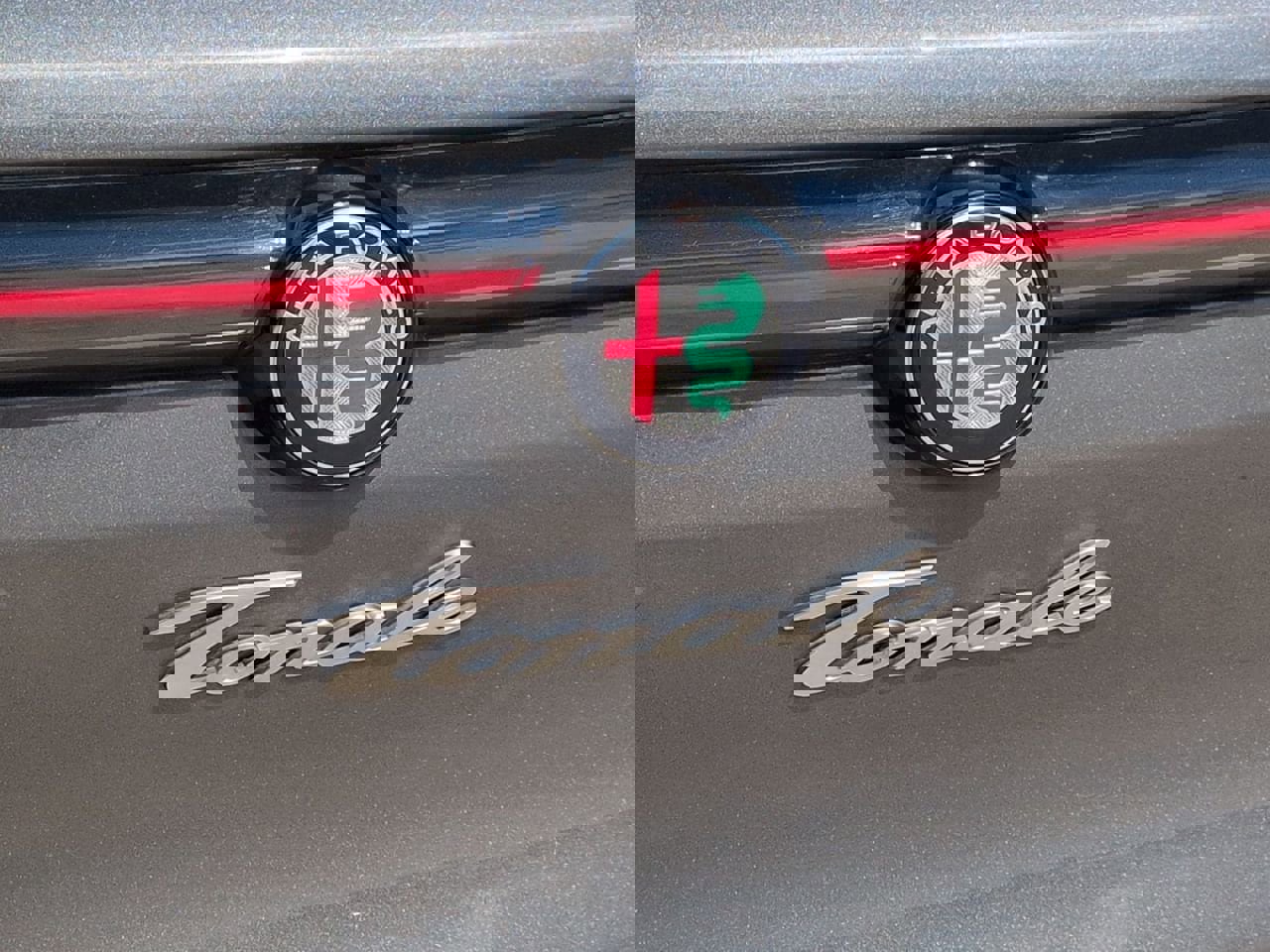 Used 2024 Alfa Romeo Tonale Ti w/ Premium Interior Package image 6