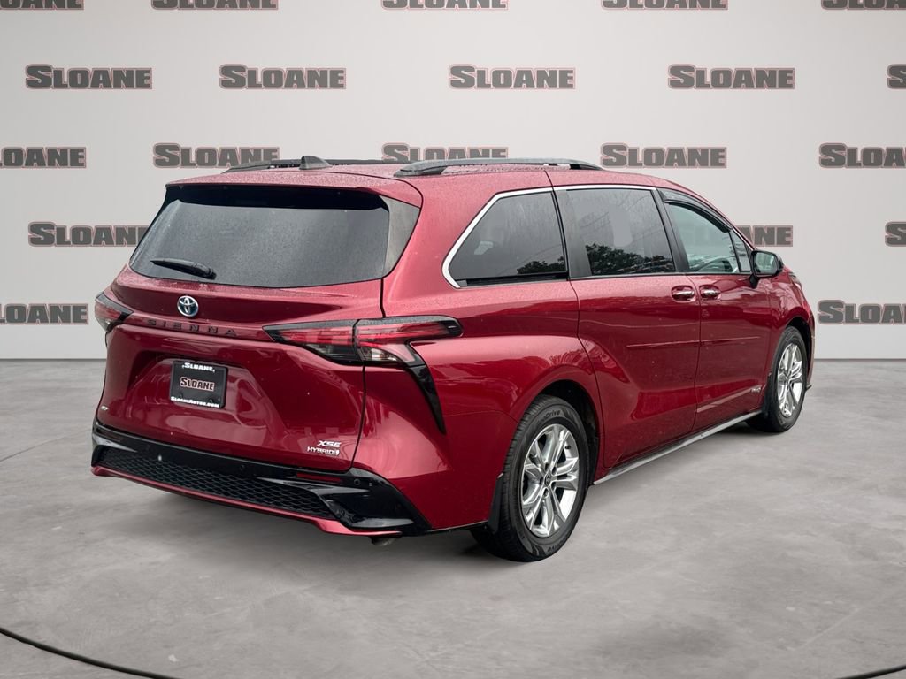 Used 2021 Toyota Sienna XSE AWD/4WD image 5