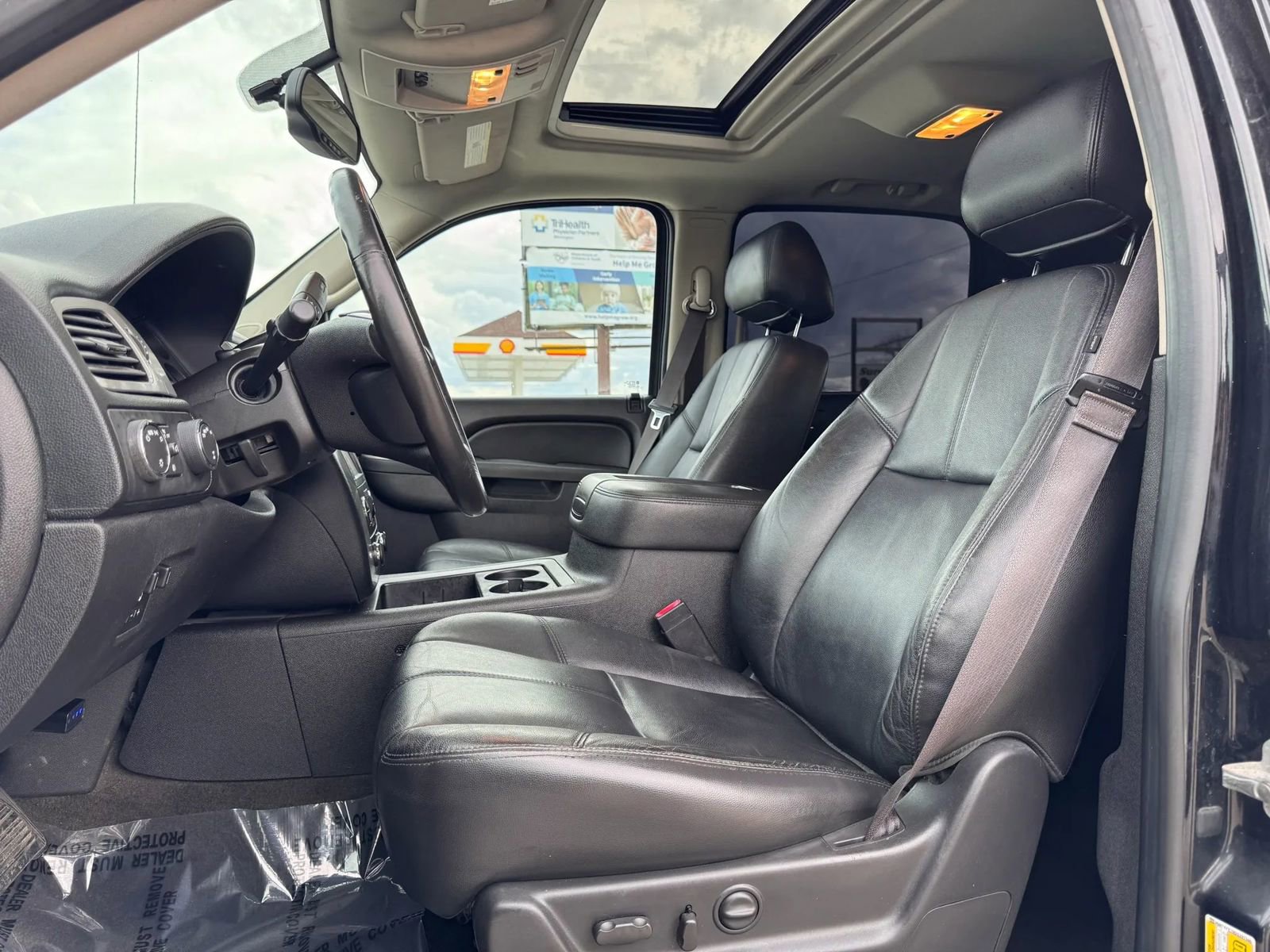 Used 2013 Chevrolet Avalanche LT AWD/4WD image 18