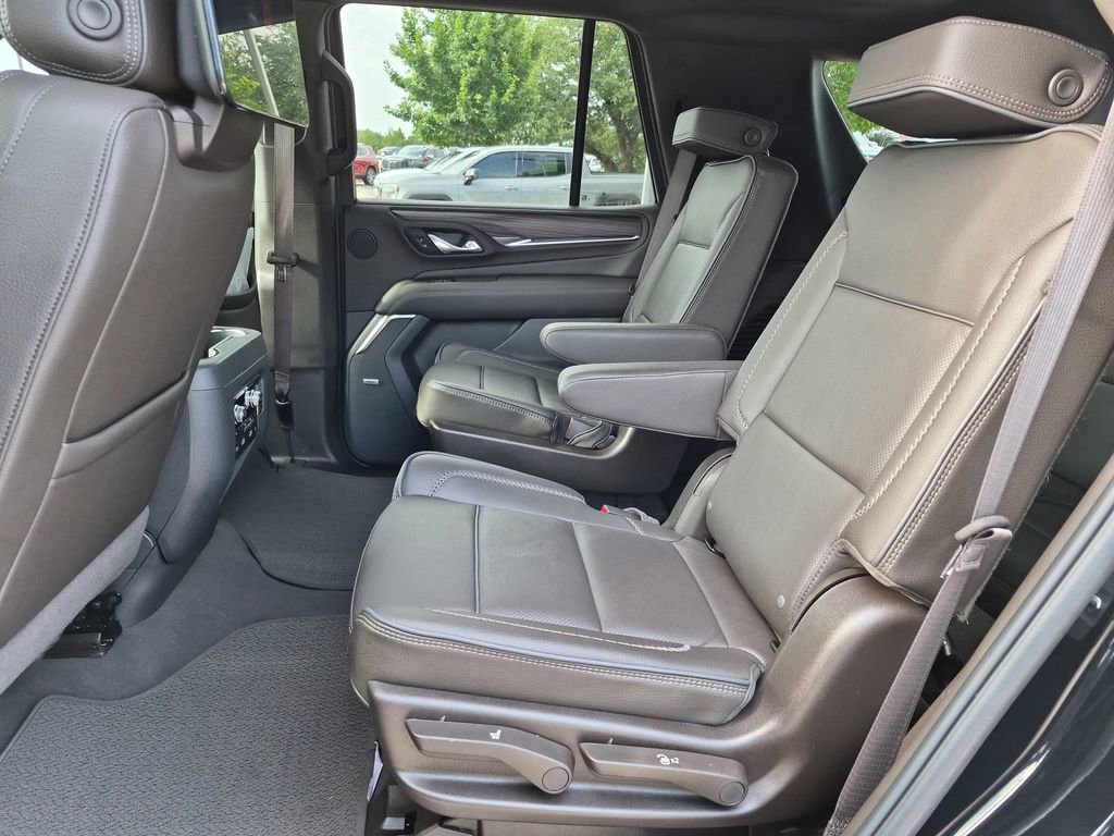 Used 2024 GMC Yukon Denali w/ Advanced Technology Package AWD/4WD image 39